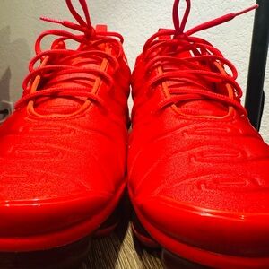 Nike Air VaporMax Plus "Triple Red"